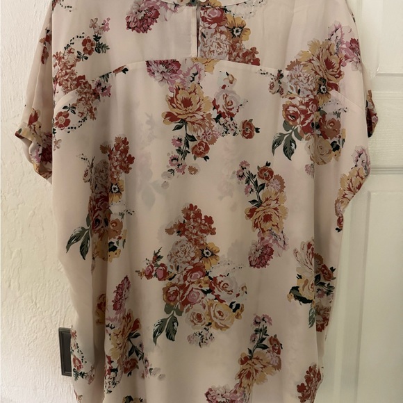 Buffalo David Bitton Tan Floral Relaxed Short Sleeve Blouse XL New - Picture 6 of 9